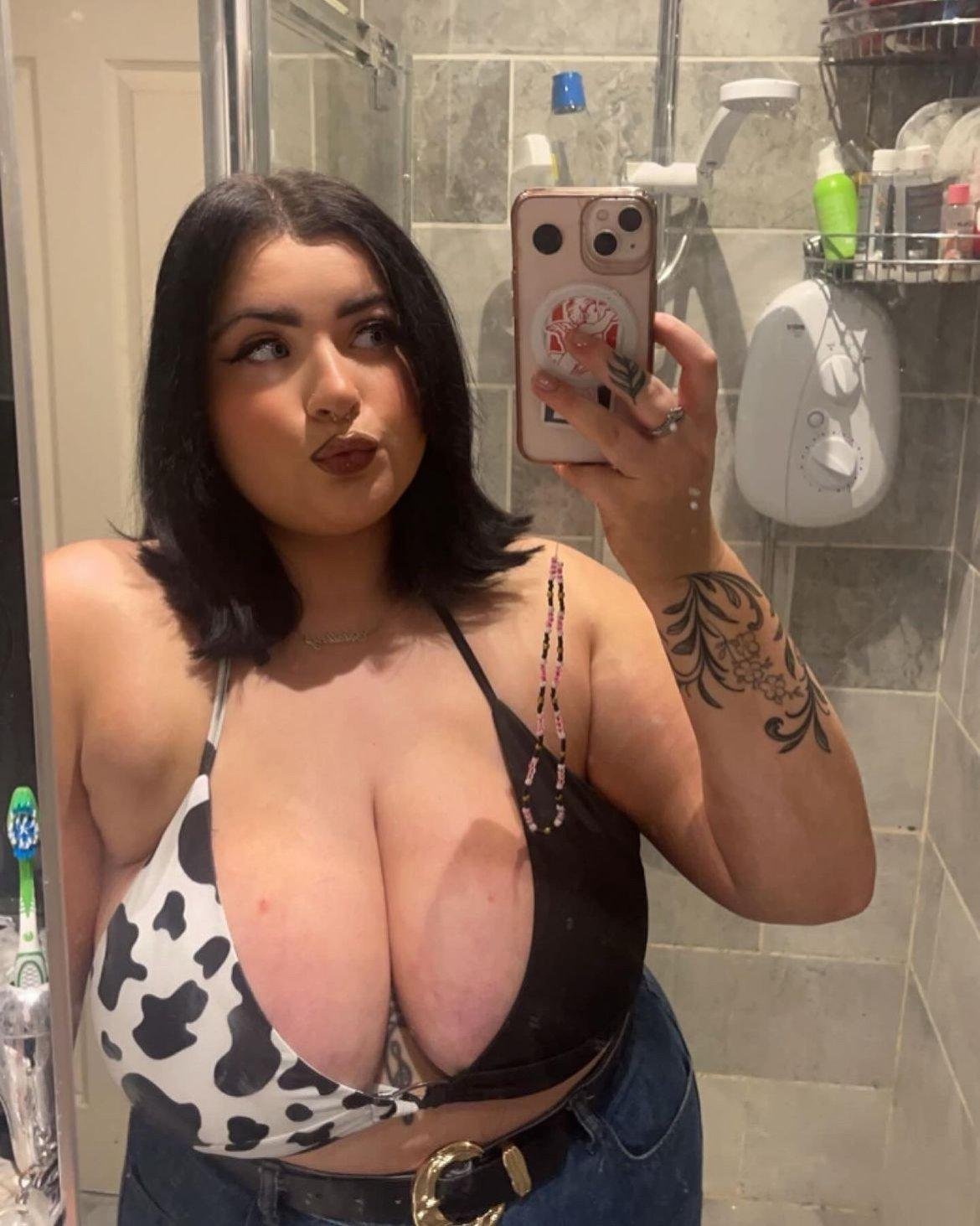 Huge Chav Tits #4vxYLwQT