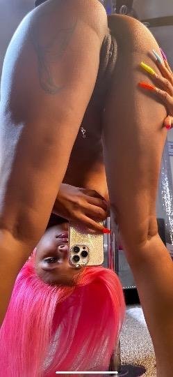 Pink Bratz Baddie getting ate out and giving top in the Mercedes #AFHLOOUL